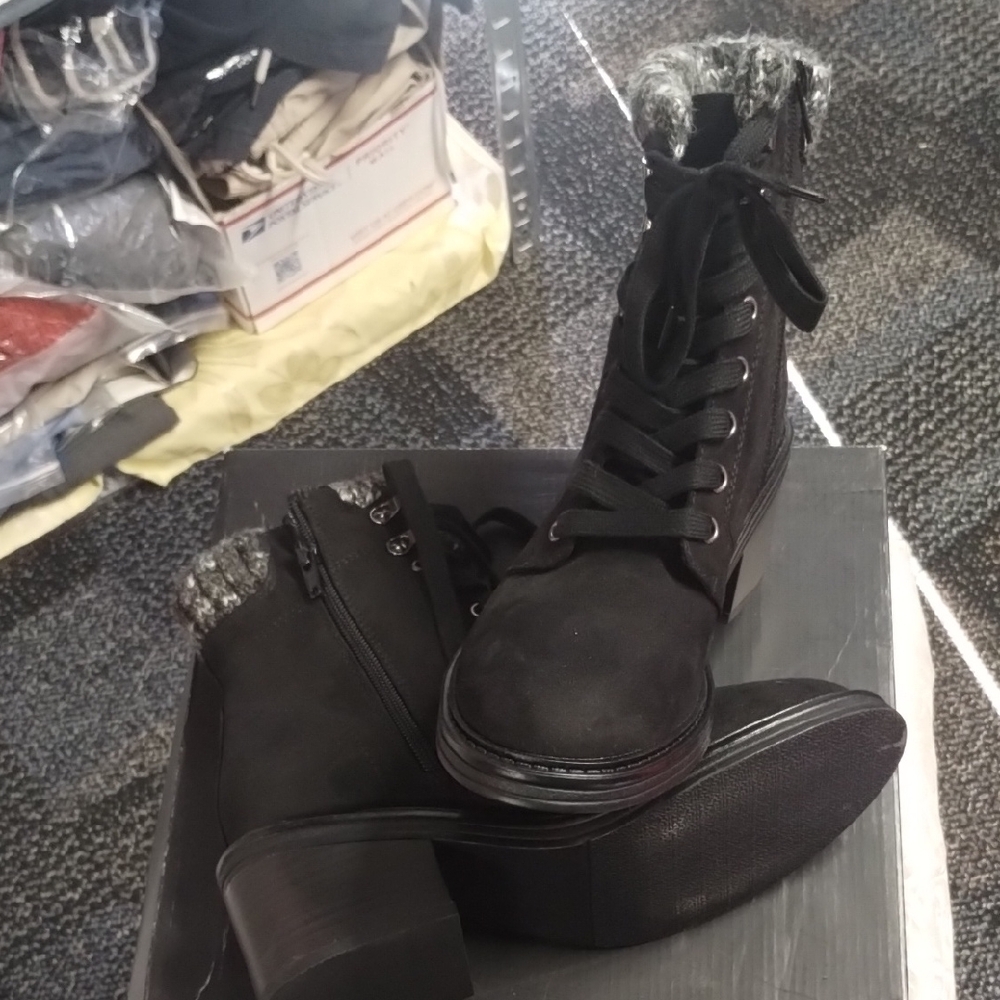 Women's Black Ankle Boots - Picture 1 of 5